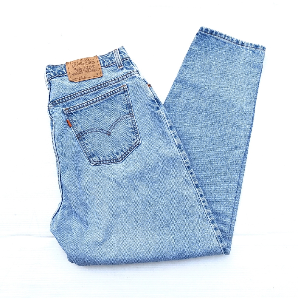 Vintage LEVI'S 951 Relaxed Fit Tapered Leg Lightwash Distressed Mom Jeans